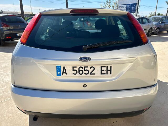 FORD FOCUS TREND 1.6 PETROL SPANISH LHD IN SPAIN 193000 MILES SUPERB 2000